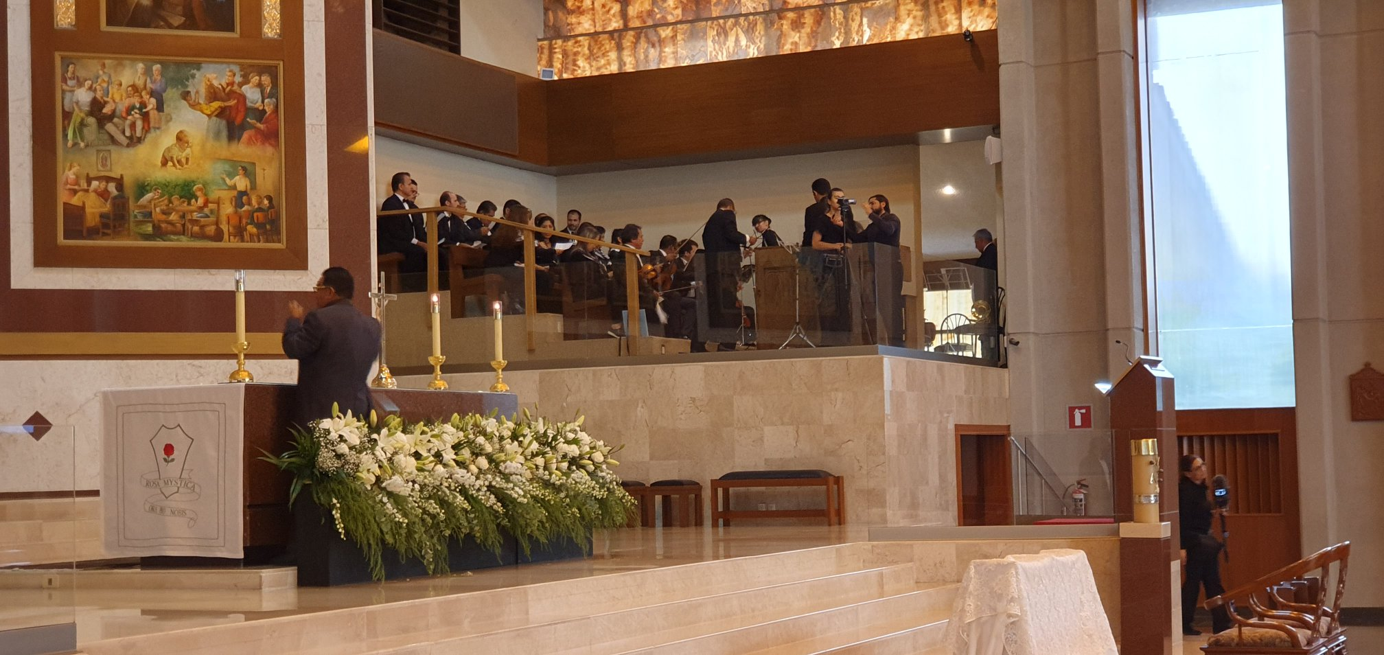 Coro y orquesta desde el coro alto